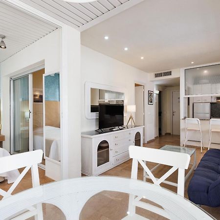 Uhc Center Apartments Σαλού Εξωτερικό φωτογραφία